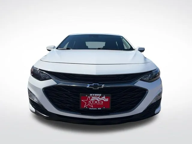 Chevrolet Malibu photo 2