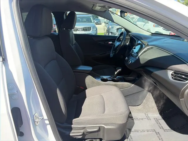 Chevrolet Malibu photo 23