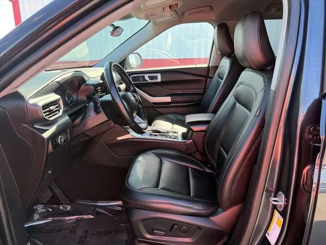 Ford Explorer photo 23