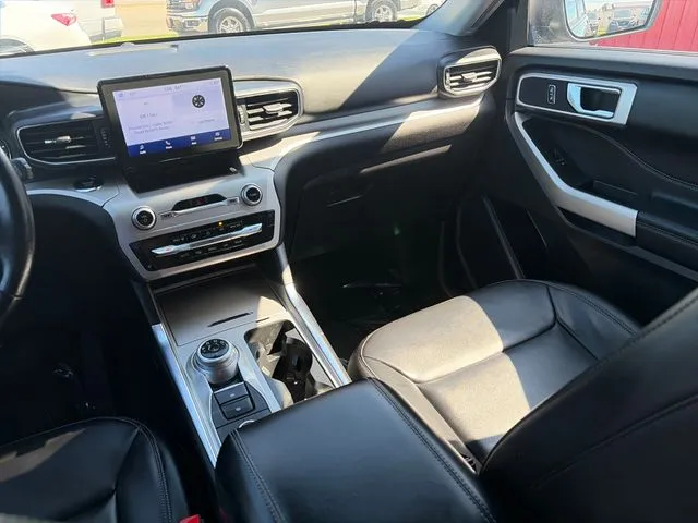 Ford Explorer photo 34
