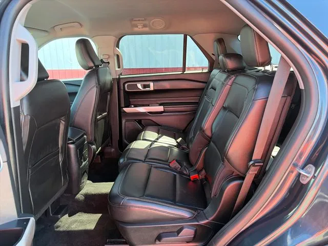 Ford Explorer photo 41
