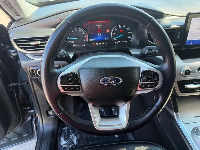 Ford Explorer photo 29