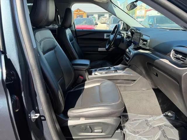 Ford Explorer photo 24