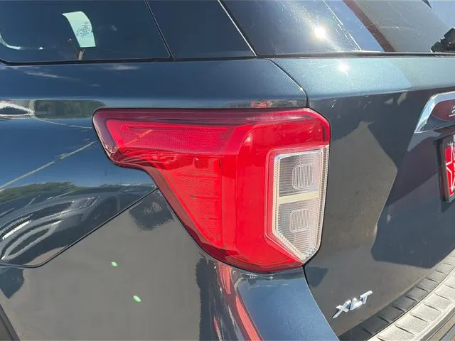 Ford Explorer photo 21