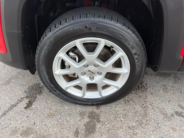 Jeep Renegade photo 11