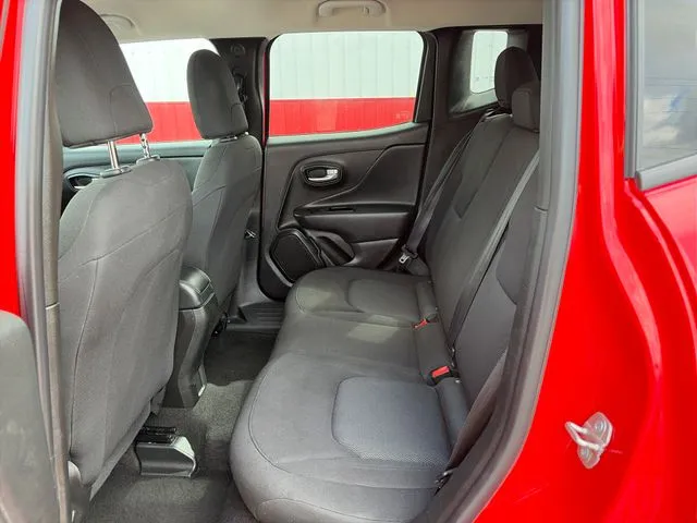 Jeep Renegade photo 38