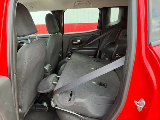 Jeep Renegade photo 39