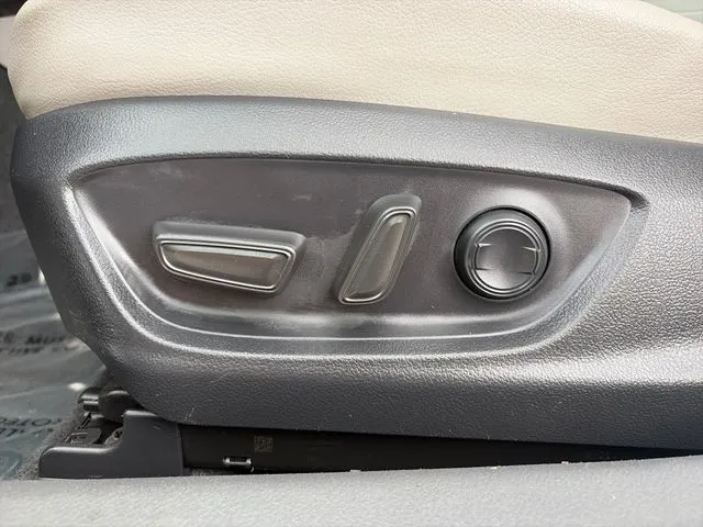 Toyota Camry photo 26