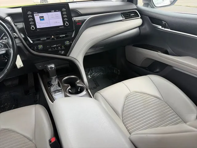 Toyota Camry photo 32