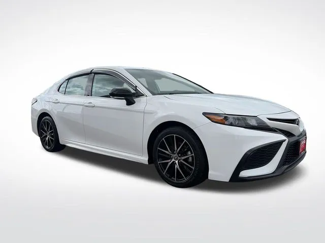 Toyota Camry photo 9
