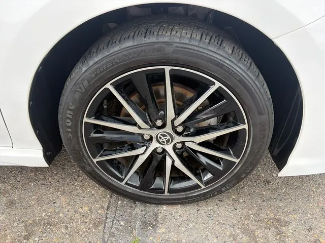 Toyota Camry photo 13