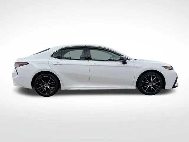 Toyota Camry photo 8