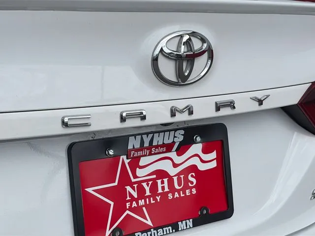 Toyota Camry photo 20
