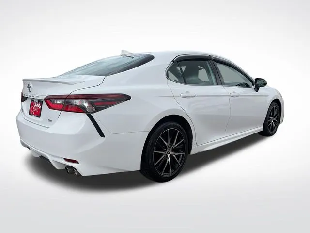 Toyota Camry photo 7