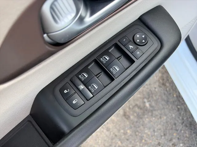 Chrysler Voyager photo 26