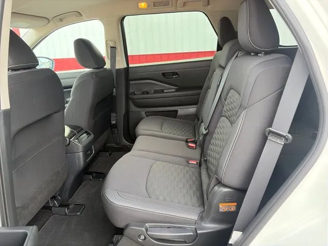 Nissan Pathfinder photo 40