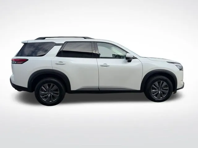 Nissan Pathfinder photo 9