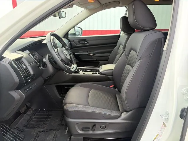 Nissan Pathfinder photo 22