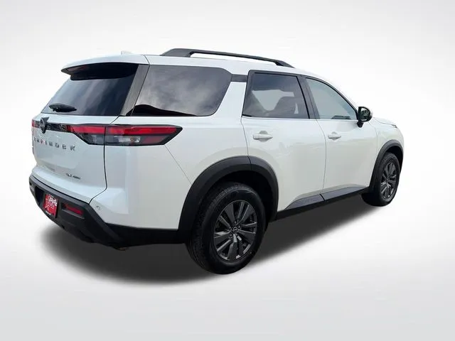 Nissan Pathfinder photo 8