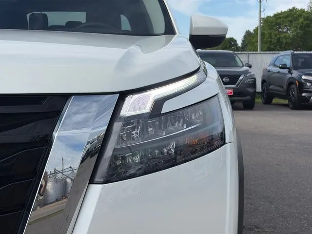 Nissan Pathfinder photo 18