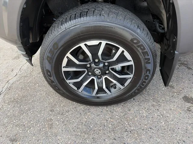 Toyota Tacoma photo 12