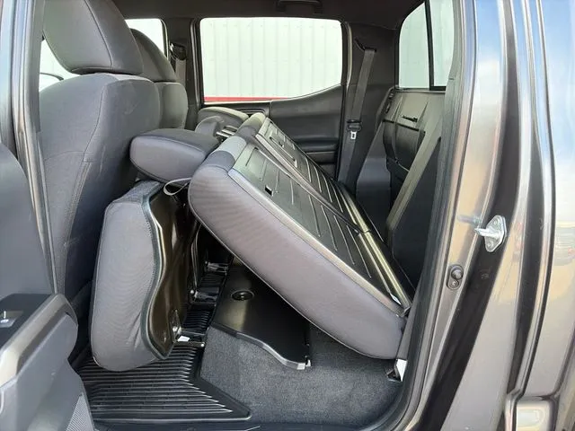 Toyota Tacoma photo 42