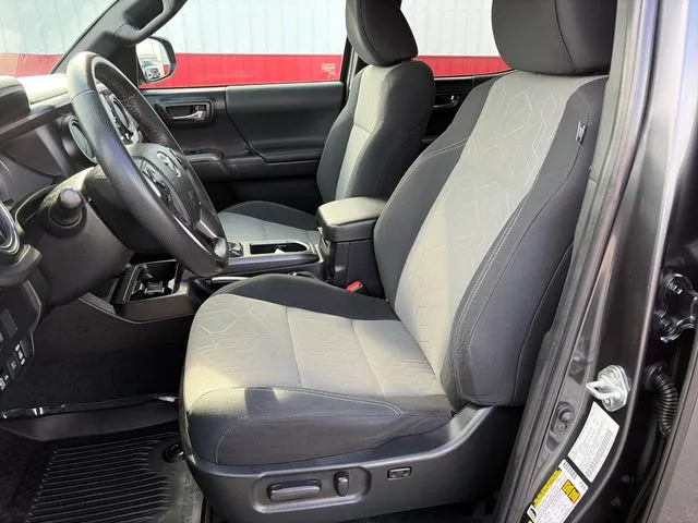 Toyota Tacoma photo 39