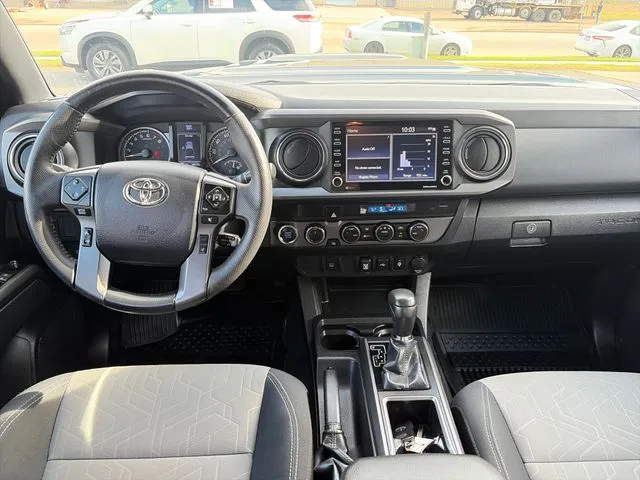 Toyota Tacoma photo 32