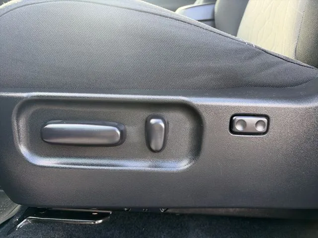 Toyota Tacoma photo 27