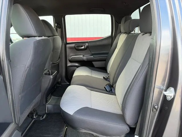 Toyota Tacoma photo 41
