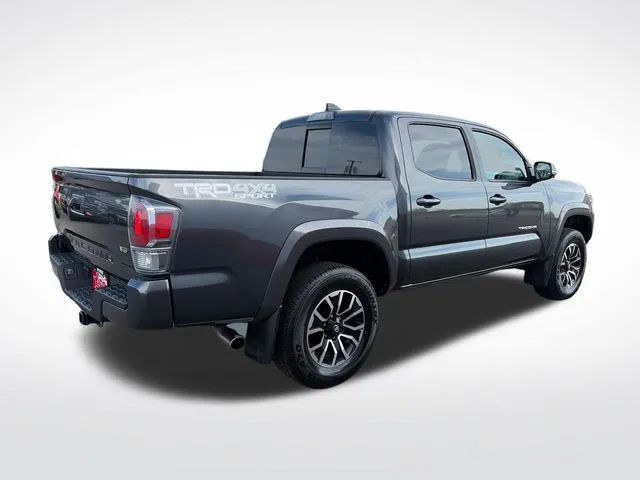 Toyota Tacoma photo 8