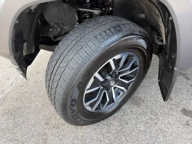 Toyota Tacoma photo 17