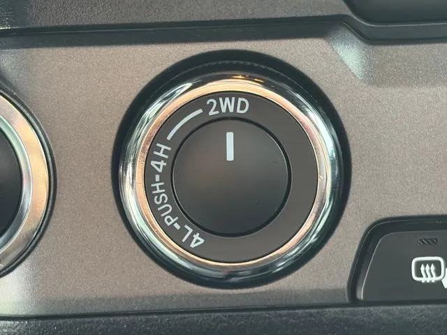 Toyota Tacoma photo 37