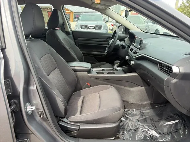 Nissan Altima photo 22