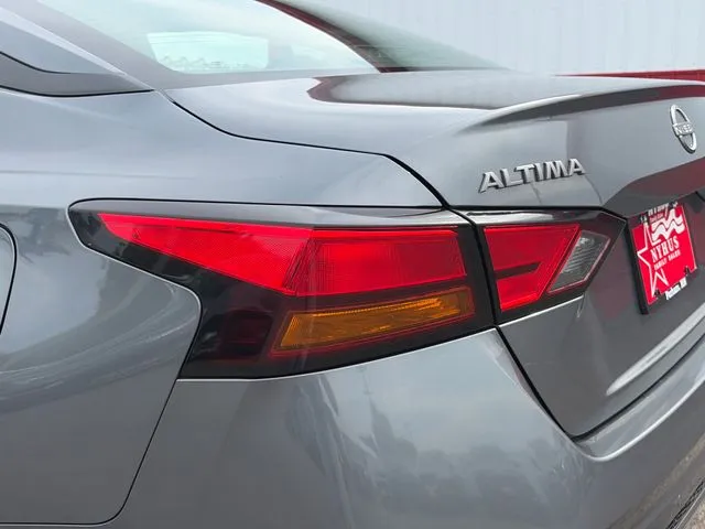 Nissan Altima photo 19