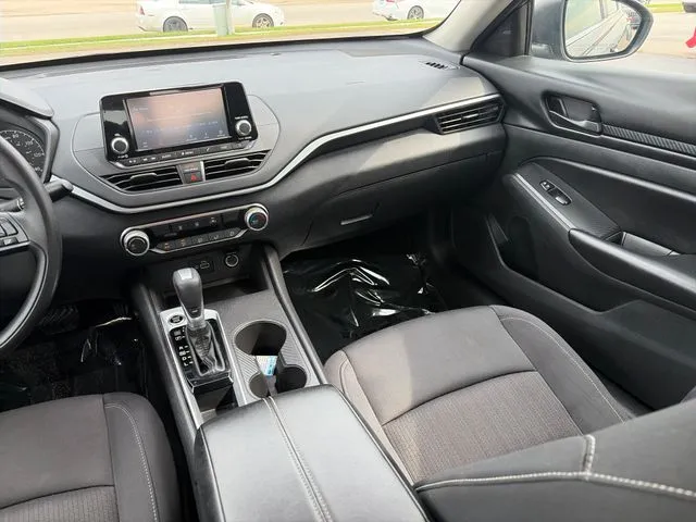 Nissan Altima photo 32