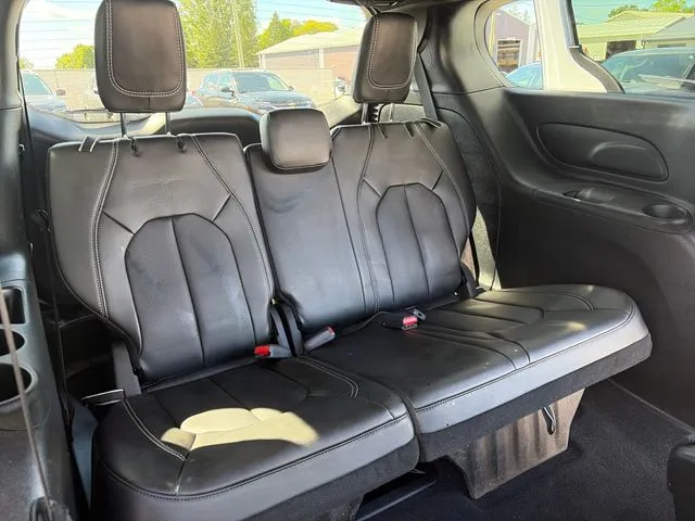 Chrysler Pacifica photo 41