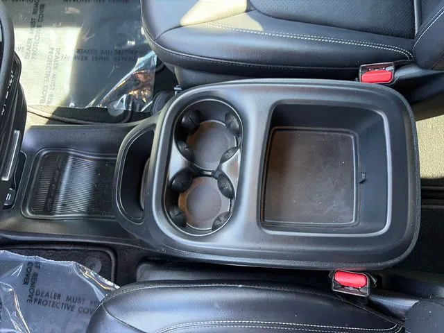 Chrysler Pacifica photo 35