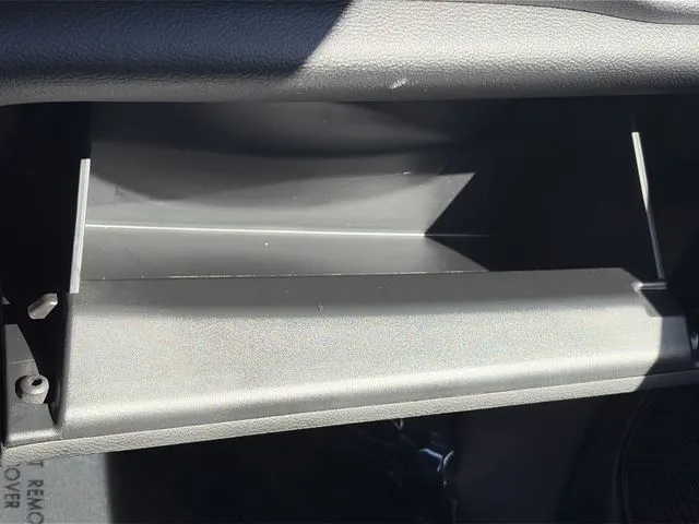 Chrysler Pacifica photo 37