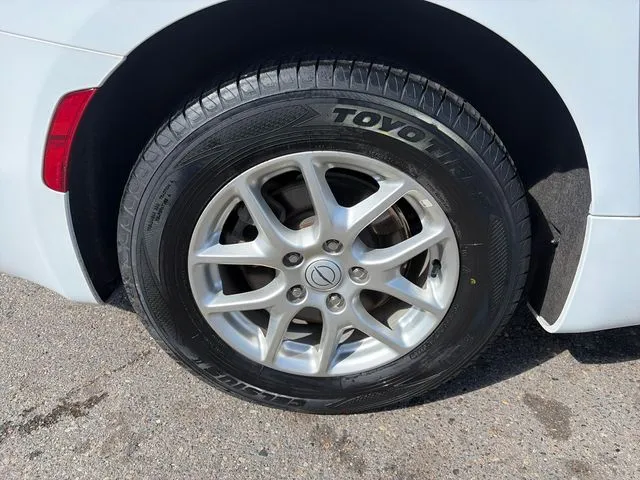 Chrysler Pacifica photo 17