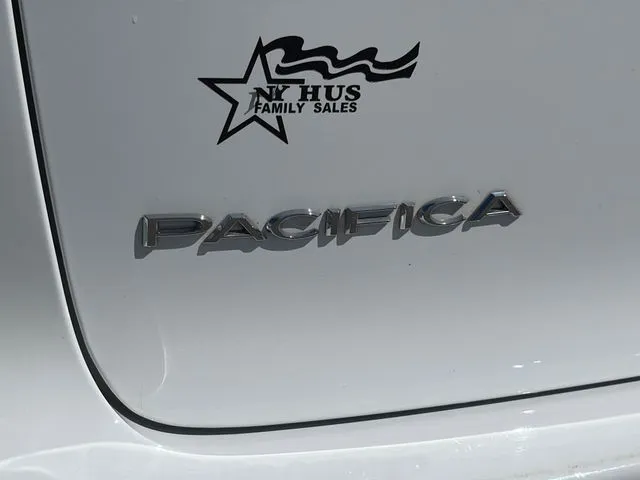 Chrysler Pacifica photo 22