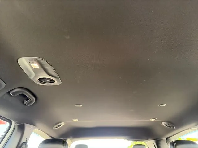 Chrysler Pacifica photo 25