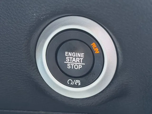 Chrysler Pacifica photo 53
