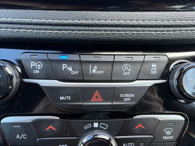 Chrysler Pacifica photo 50