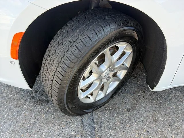 Chrysler Pacifica photo 18