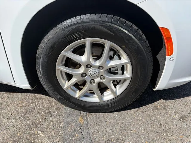 Chrysler Pacifica photo 15