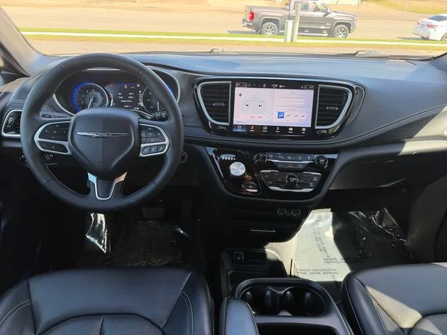 Chrysler Pacifica photo 33