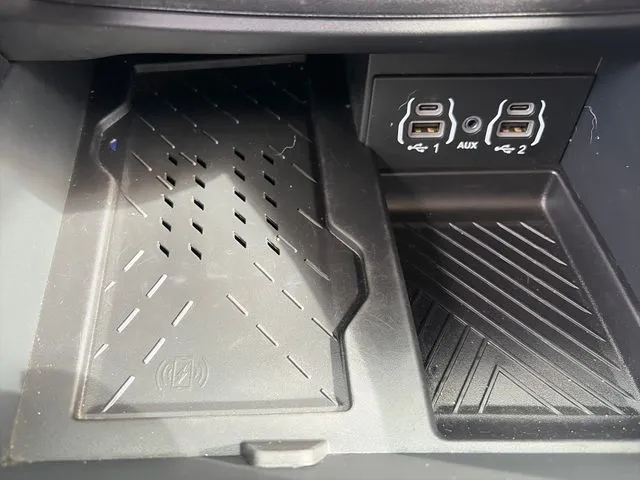Chrysler Pacifica photo 61