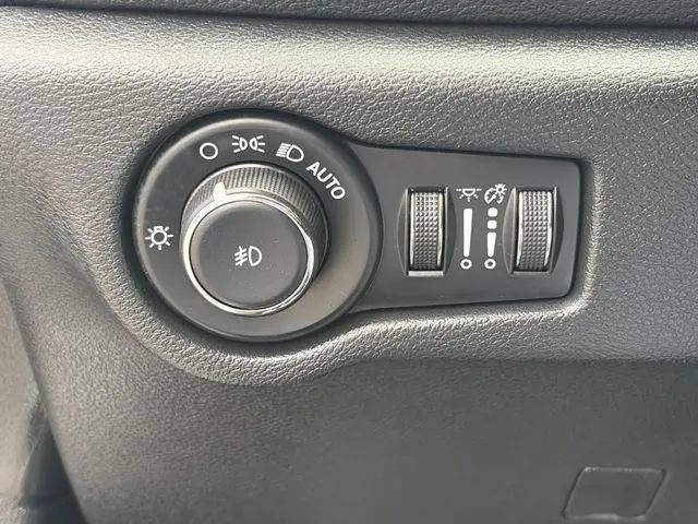 Chrysler Pacifica photo 62