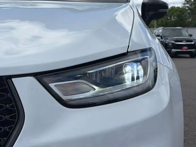 Chrysler Pacifica photo 19